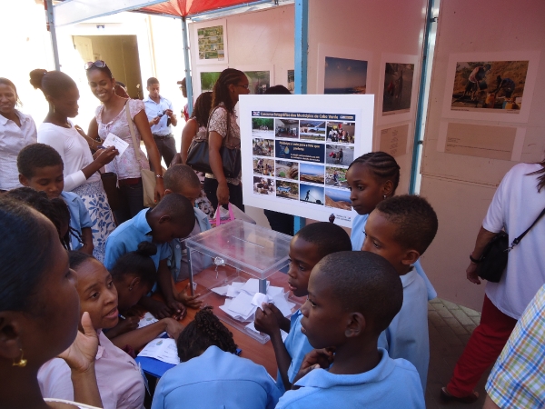 Escolares visitan Esposición Agua y Energía